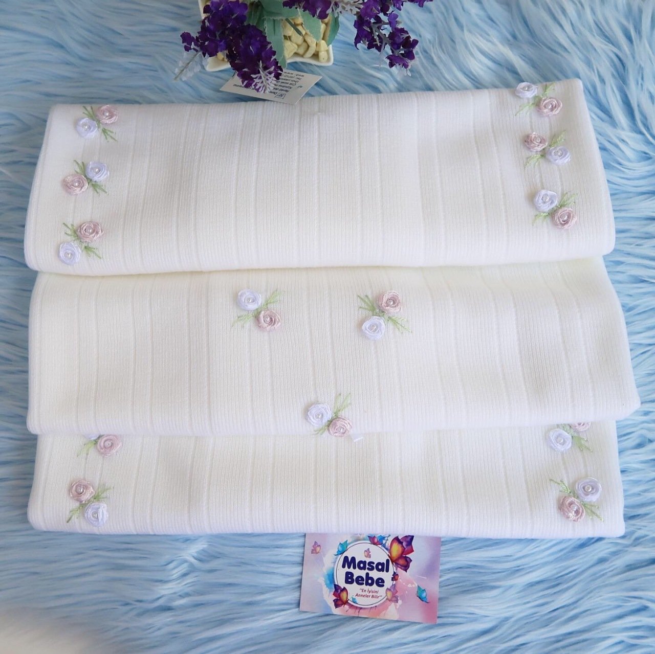 ÇİÇEK DETAYLI ÇİFT KAT TRİKO BATTANİYE