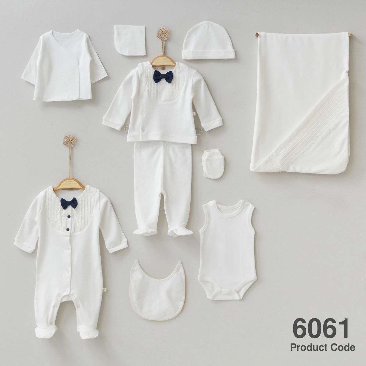 Lacivert Papyonlu 10 Parça Hastane Çıkışı