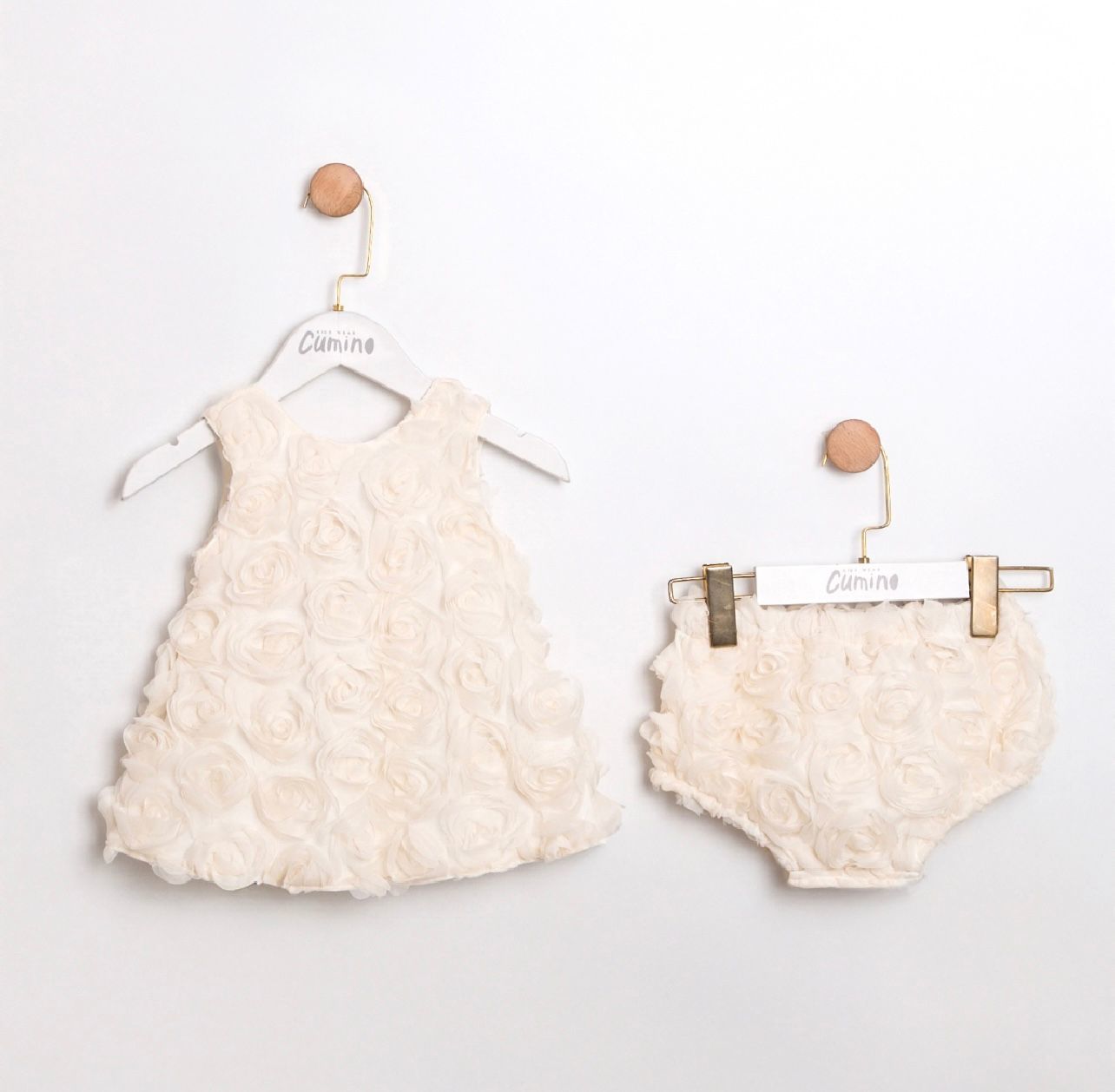 Çiçekli Elbise ve Külot