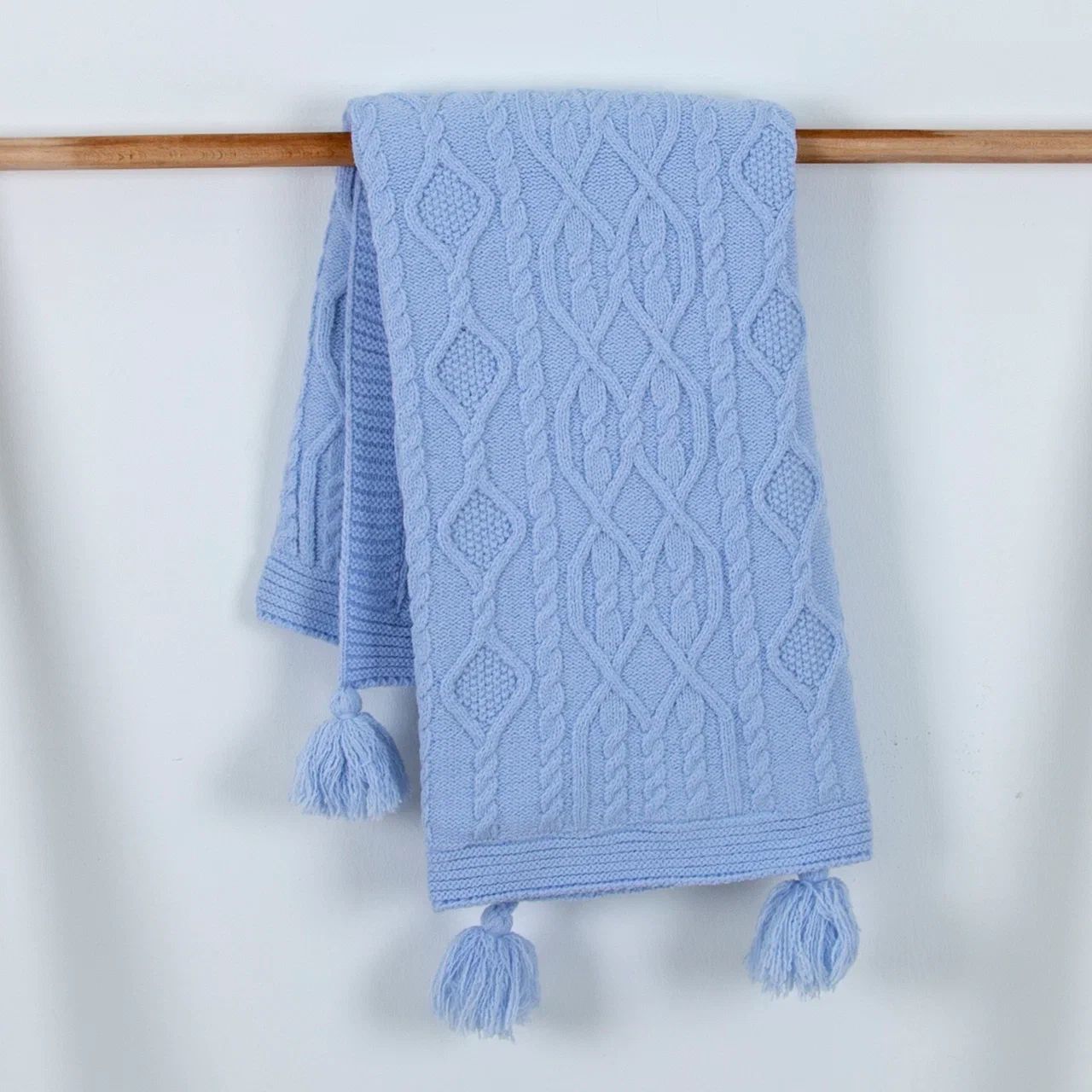 Mavi Ponponlu Yünlü Battaniye- Ölçü: 85x95 cm