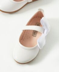 Beyaz Fiyonklu Ayakkabı