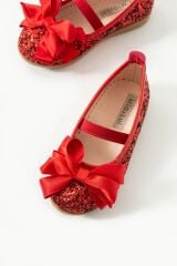 Kırmızı Ayakkabı