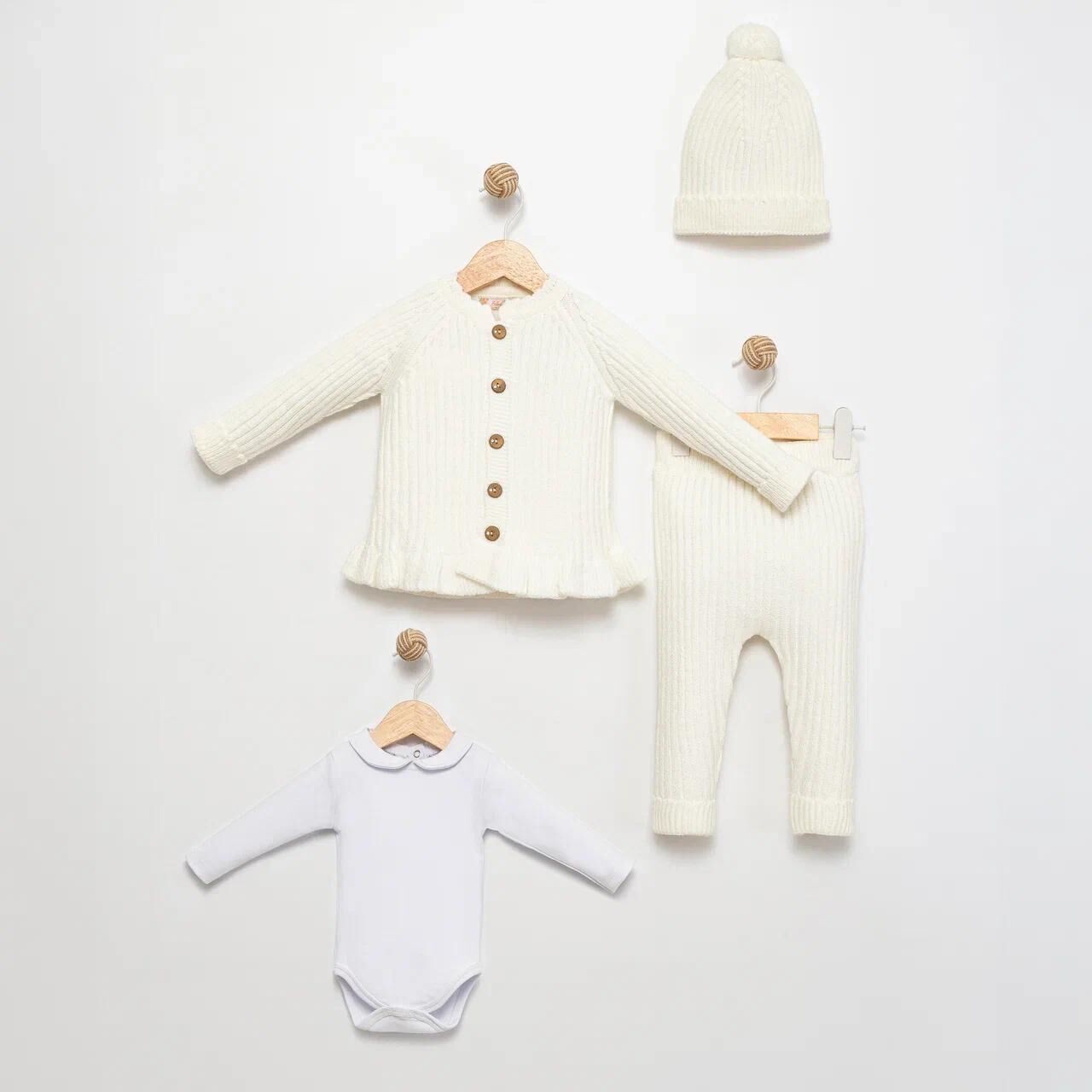 4 Parça Yünlü Hırkalı Takım- Krem